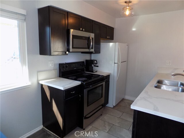 Building Photo - 46895 CA-74