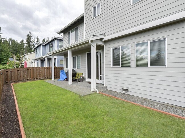 Building Photo - Maple Valley Stunning 5+ Bedroom 2.75 Bath