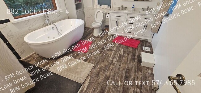 Building Photo - 882 Locust Dr