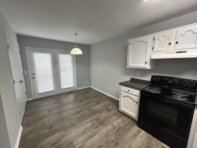 Building Photo - 3 BD 2 BA APARTMENT BY TTU FOR RENT