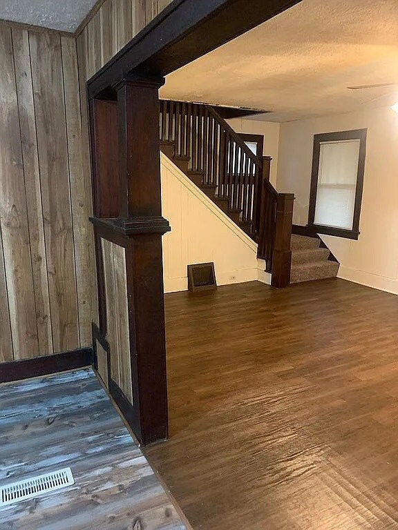 Building Photo - 2230 S 6th St