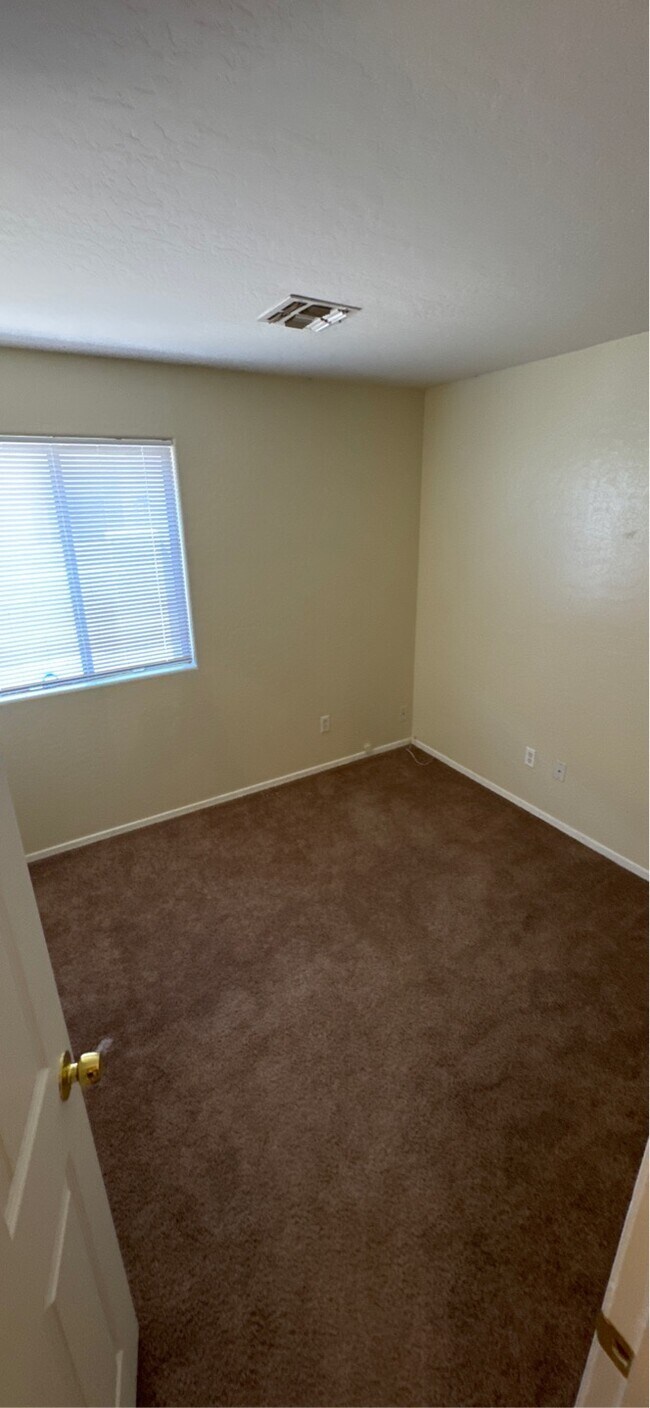 Building Photo - 2300 E 37th Ave