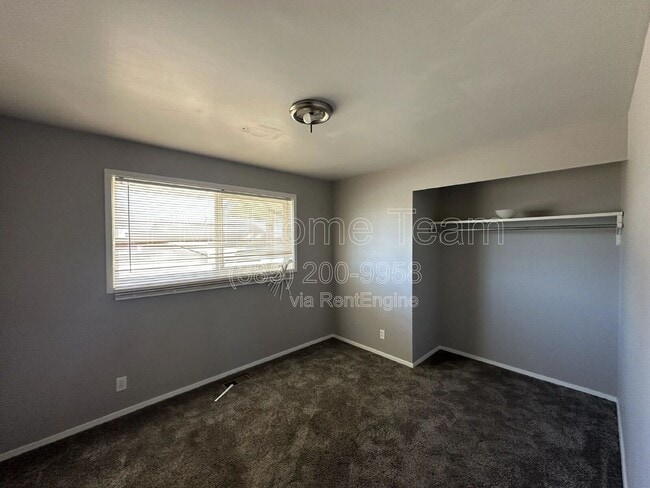 Building Photo - 273 Laker Wy