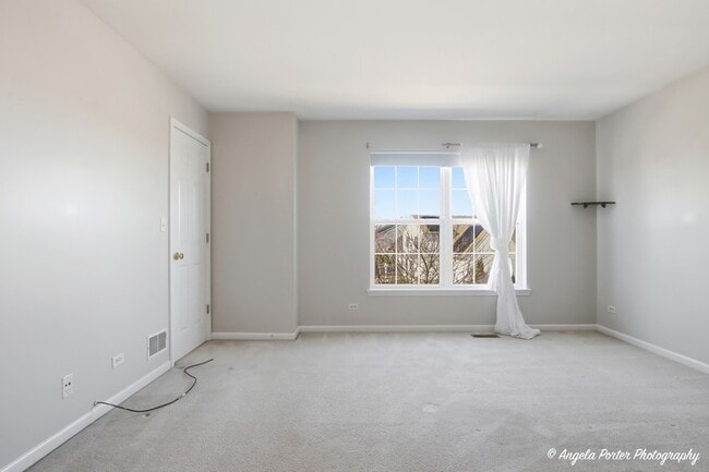 Building Photo - 749 S Parkside Dr