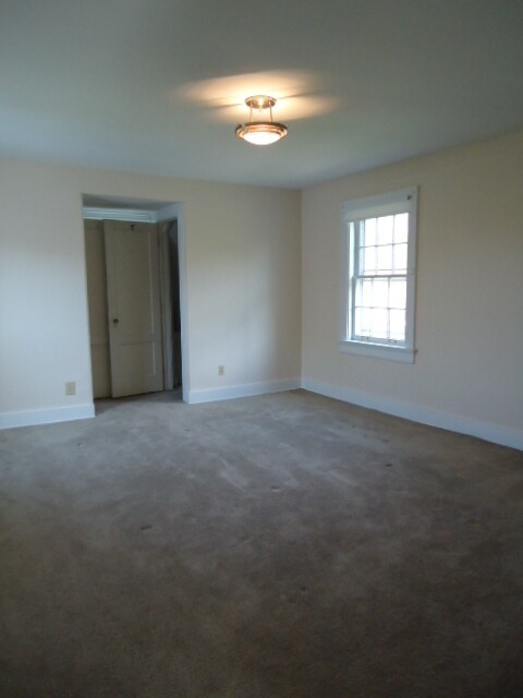 Building Photo - Coming Soon!  Historic and Gorgeous in Middletown - Spacious and Convenient!