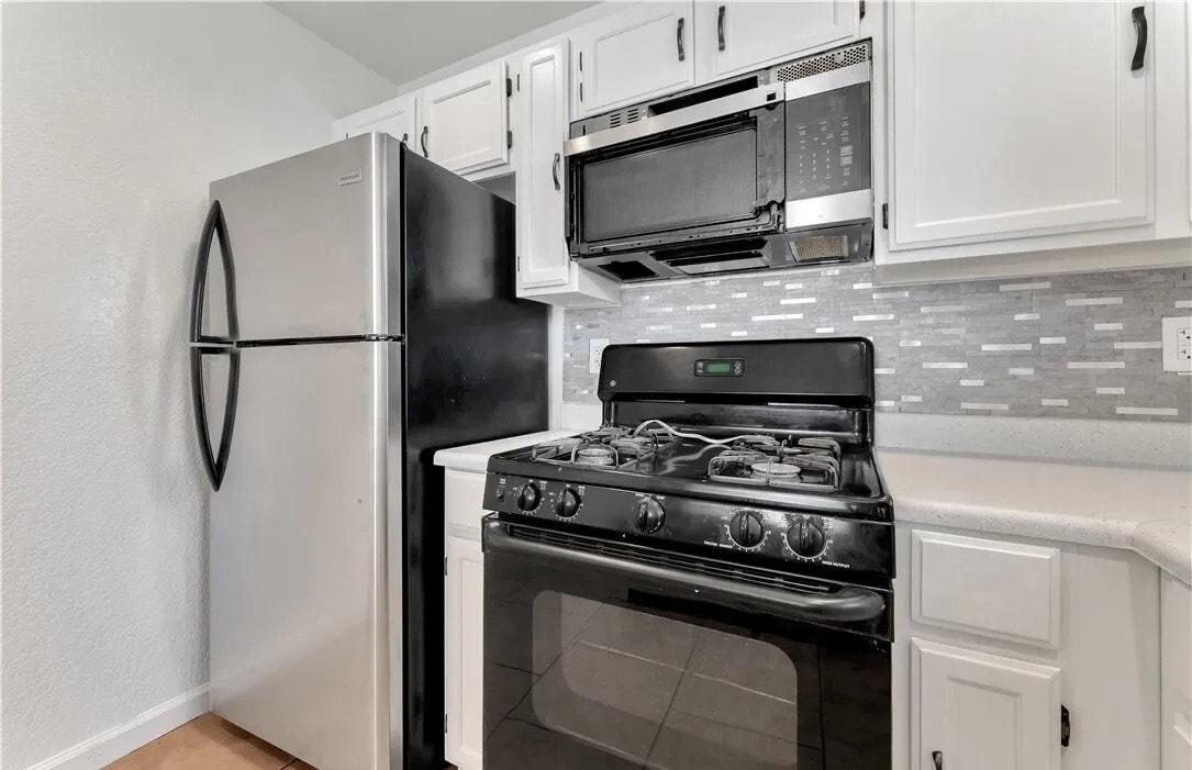 Building Photo - 5076 S Rainbow Blvd