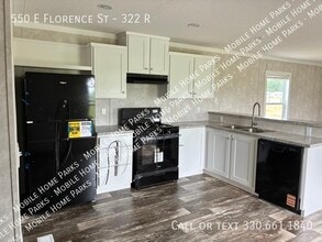 Building Photo - 550 E Florence Ave