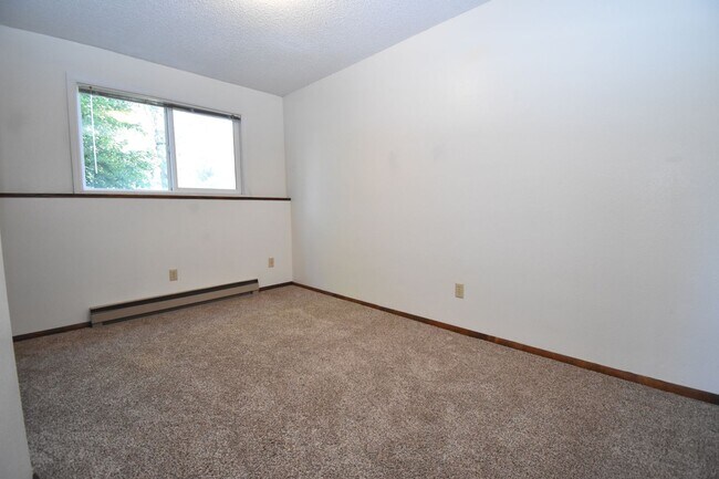 Building Photo - 2Bed 1.5Ba W/ Carport! Close to Trails, Ho...