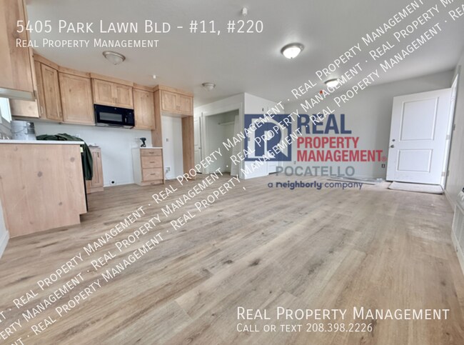 Building Photo - 5405 Park Lawn Dr