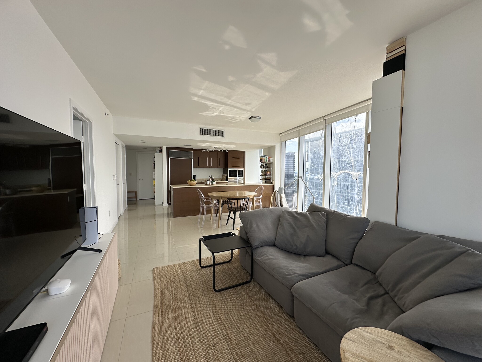 Building Photo - 475 Brickell Ave