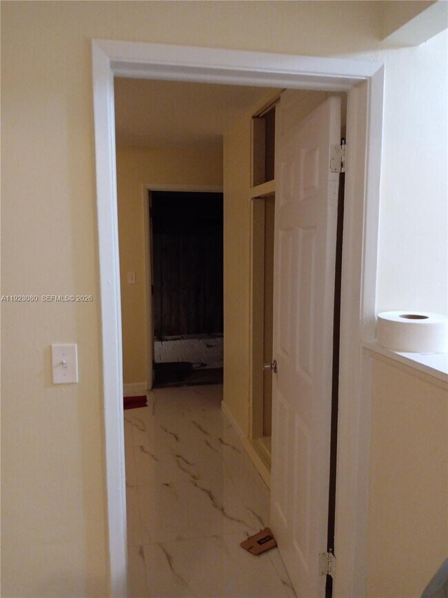 Building Photo - 5861 NE 18th Ave