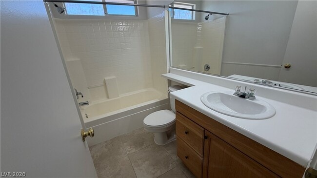 Building Photo - 2424 Predera Ave