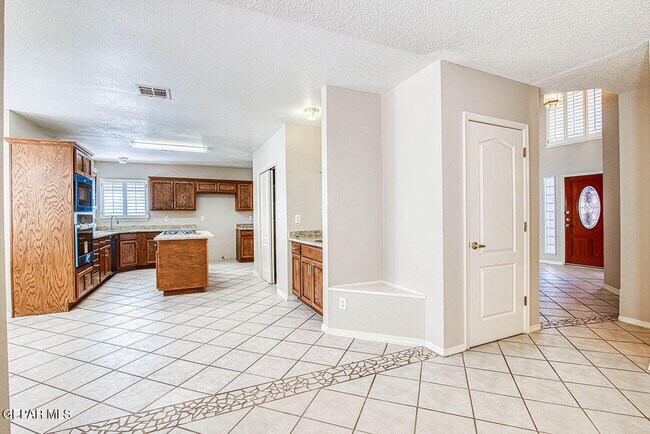 Building Photo - 6076 Los Siglos Dr