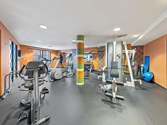 Building Photo - 1060 S Third St