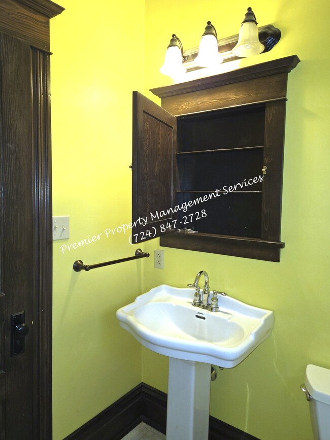 Building Photo - 140 Jefferson Ave