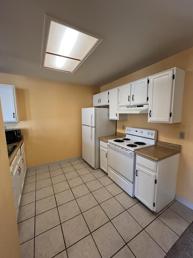 Building Photo - 886 London Green Way