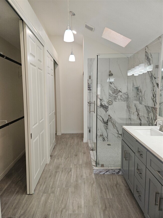 Building Photo - 4426 Waterfall Way