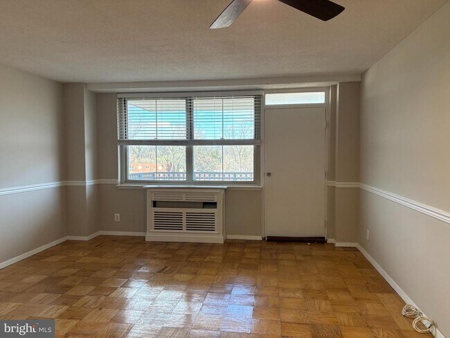 Building Photo - 2030 N Adams St