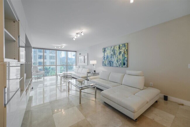 Building Photo - 3101 S Ocean Dr