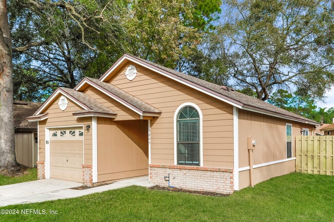 Building Photo - 9845 Paddlewheel Dr W