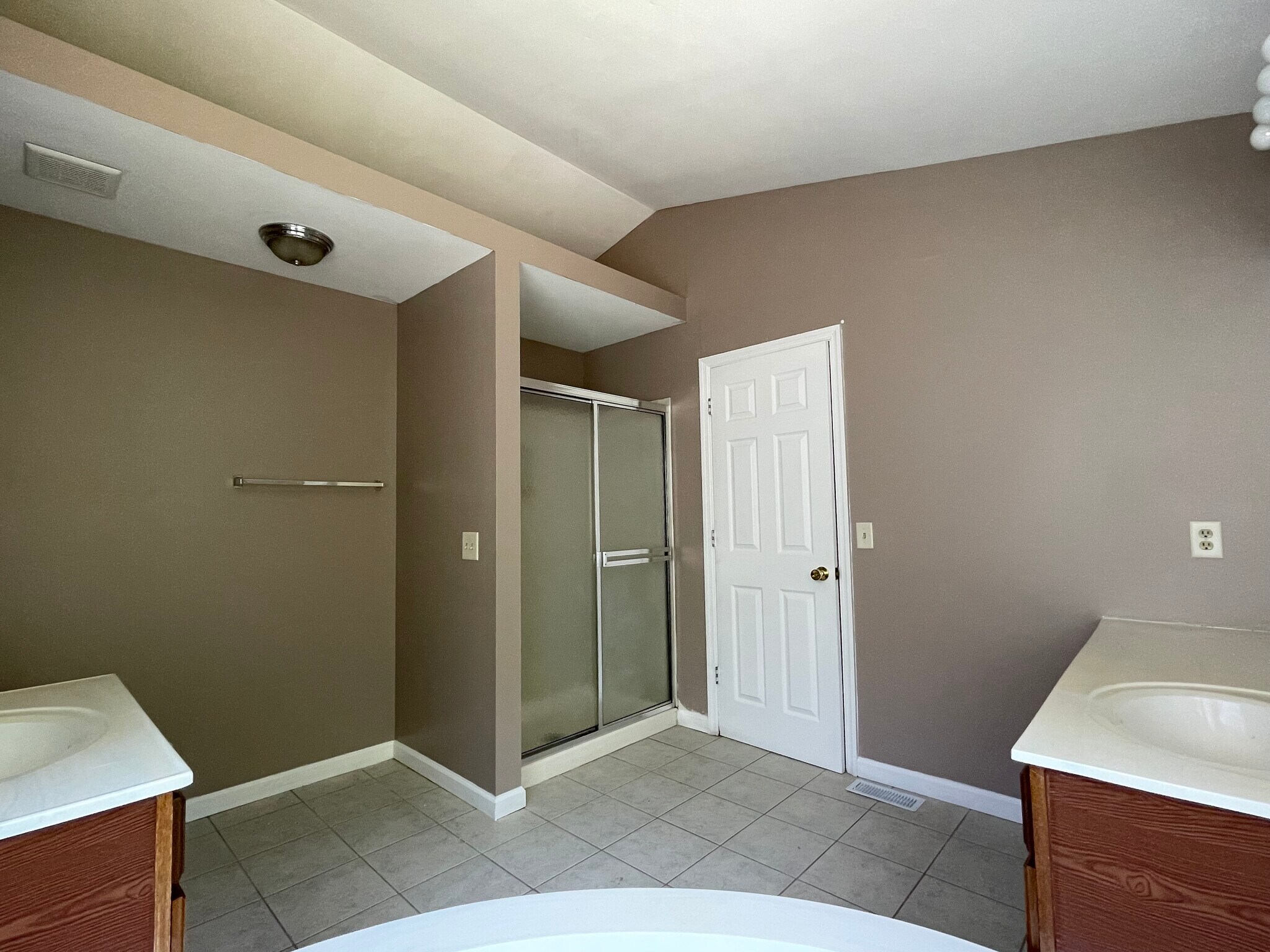 Building Photo - 636 Canary Estates Dr