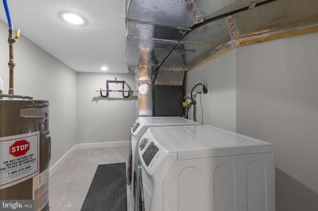 Building Photo - 2045 Wilder St