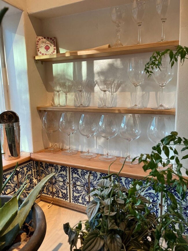 Building Photo - Charming 2 Bedroom, 2 Bath House for Rent!