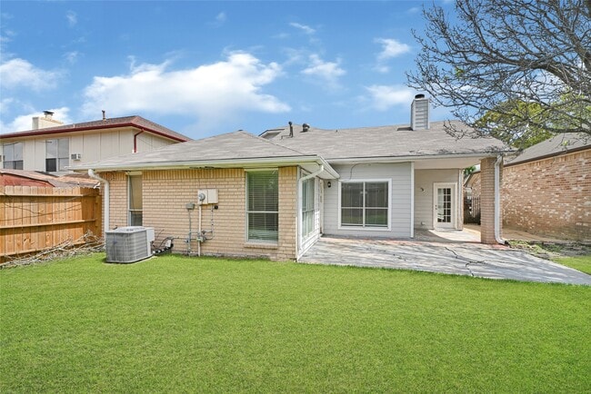 Building Photo - 12322 Meadow Ridge Dr