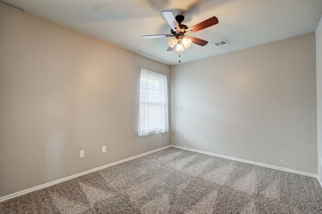 Building Photo - Comfort Meets Convenience | 3-Bedroom Home...
