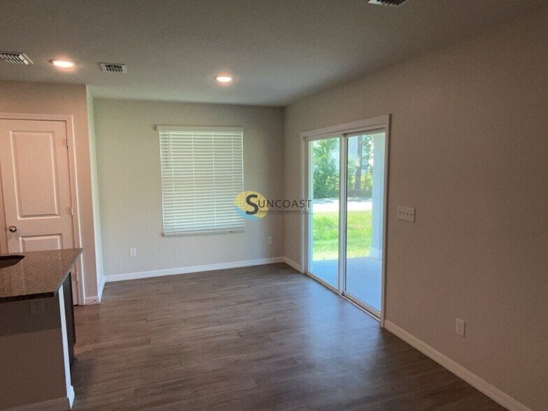 Building Photo - 6578 Flowers Ave