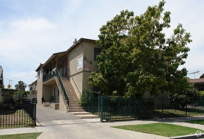 Primary Photo - 917-919 N Ardmore Ave