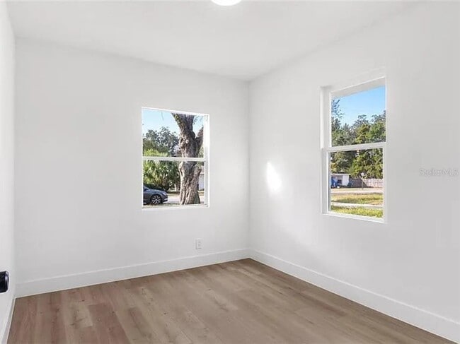 Building Photo - 4251 Tangerine Ave