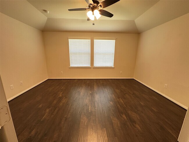 Building Photo - 16030 Dehay Ln