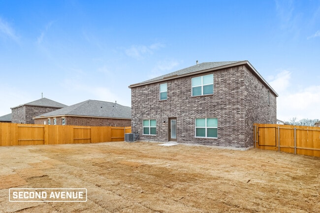 Building Photo - 2020 Meadow Dr