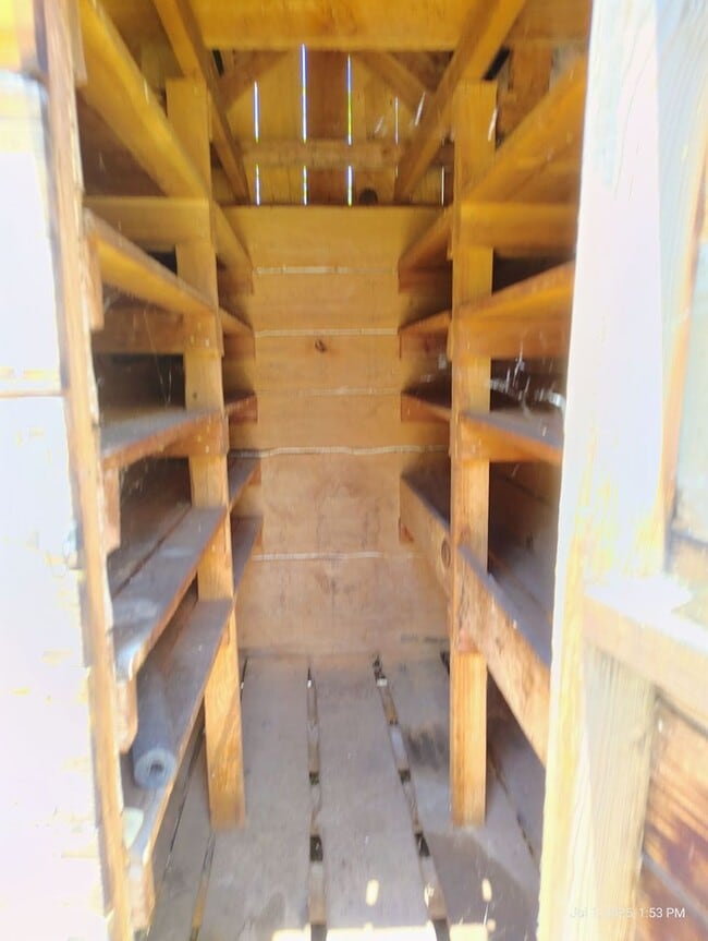 Building Photo - Quiet 2bedroom 1 bath mobile in Country