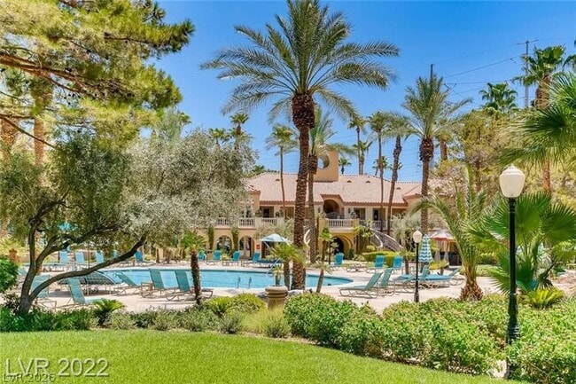 Building Photo - 260 E Flamingo Rd