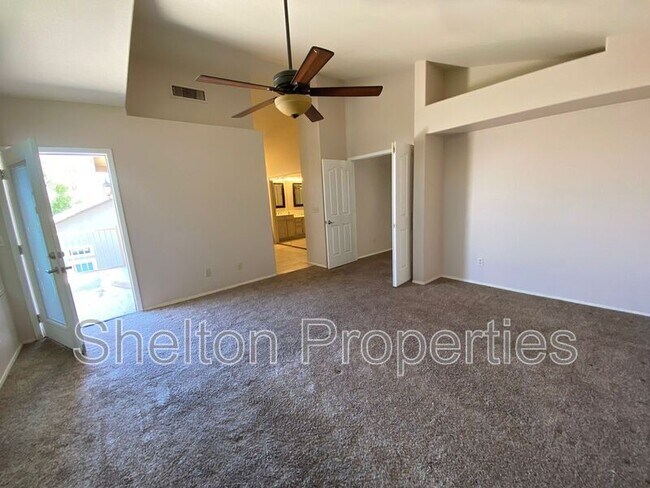 Building Photo - 2232 W Harrison St