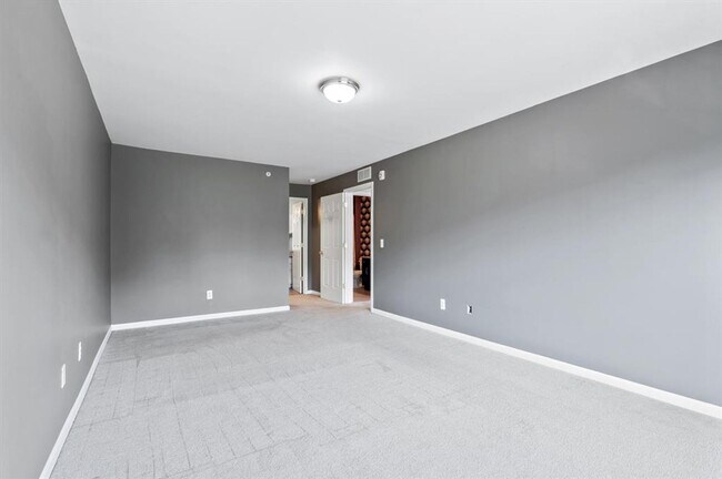Building Photo - 11337 N Woods Dr