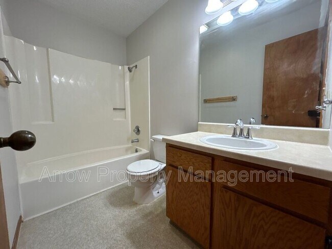 Building Photo - 1322 S Jackson St