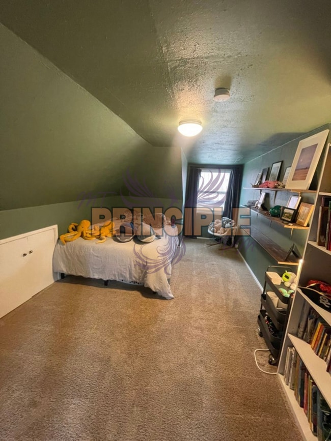 Building Photo - Adorable 3 bed house in great family frien...