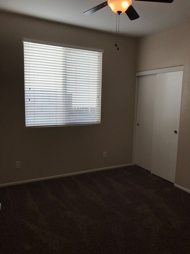 Building Photo - 3 BEDROOM VICTORVILLE HOME IN SPRING VALLE...