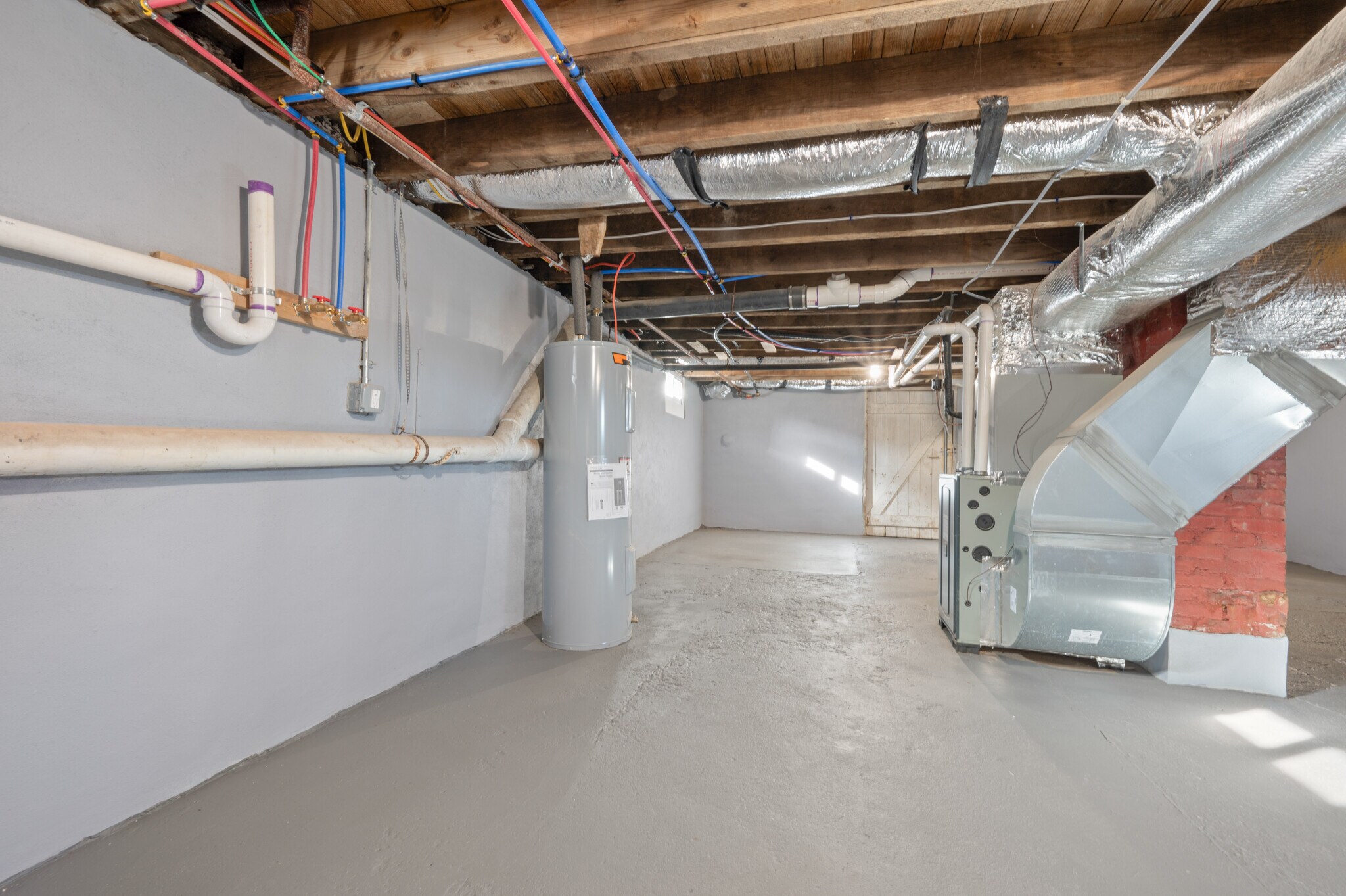 Basement - 16 West Rd