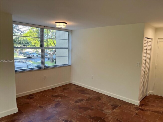 Building Photo - 13100 SW 92nd Ave