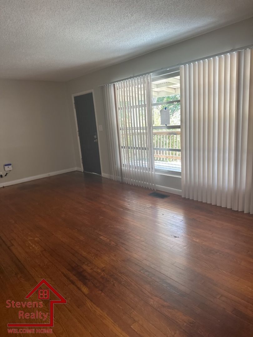 Building Photo - 3868 Mark Twain Cir