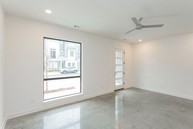Building Photo - 415 Merritt Ave