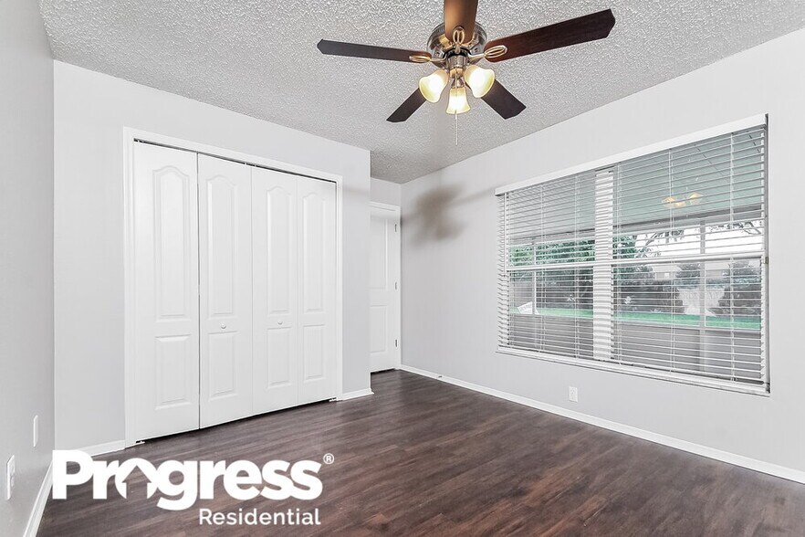 Building Photo - 12420 Dawn Vista Dr