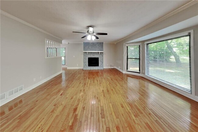 Building Photo - 464 Ridgemont Dr