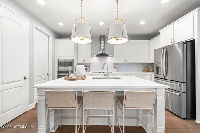 Building Photo - 1067 Seaside Dr N