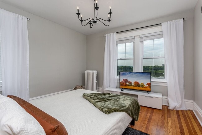 Building Photo - 608 N Front St