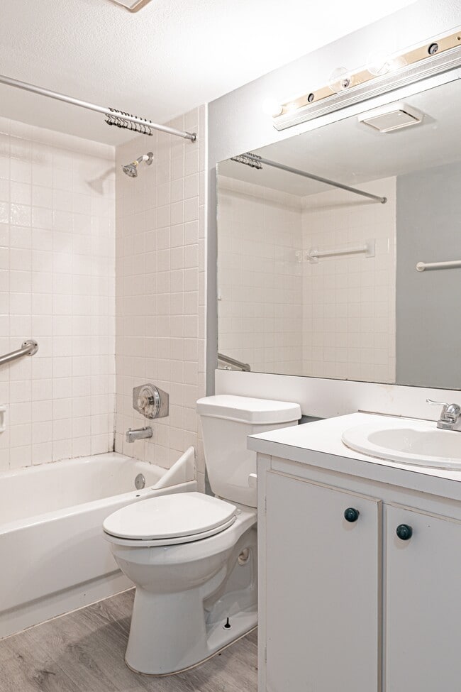 Building Photo - 8215 Sun Spring Cir